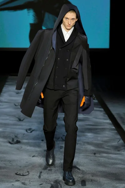 Look 15